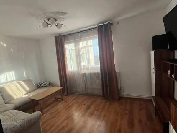 Inchiriere apartament 3 camere micro 4