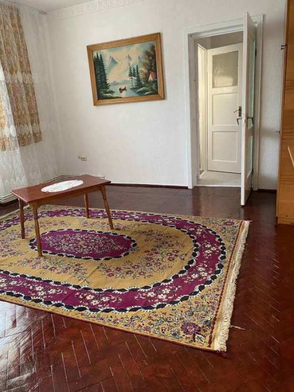 Apartament semidecomandat 2 camere de închiriat