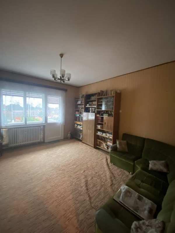 Apartament cu 3 camere si garaj, zona centrala