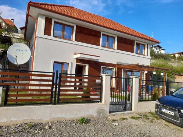 Inchiriez casa pt Untold