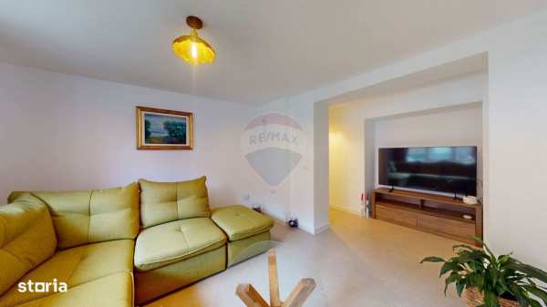 Casă / Vilă cu 9 camere de vânzare în zona Valea Cerbului