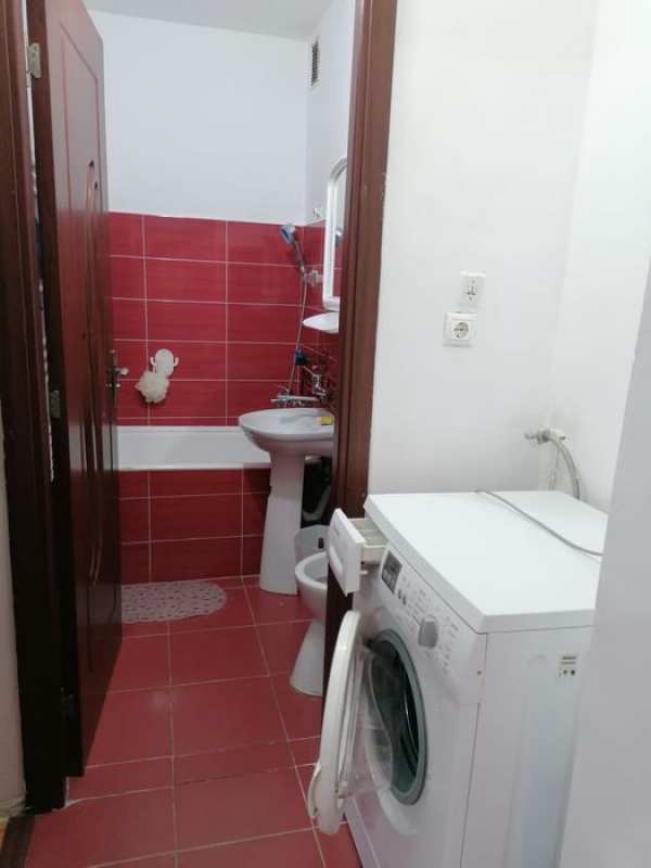 De inchirat apartament cu 2 camere