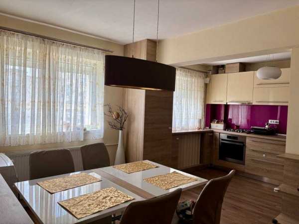 Inchiriez apartament 3 camere modern, Apărătorii Patriei, 2 min metrou