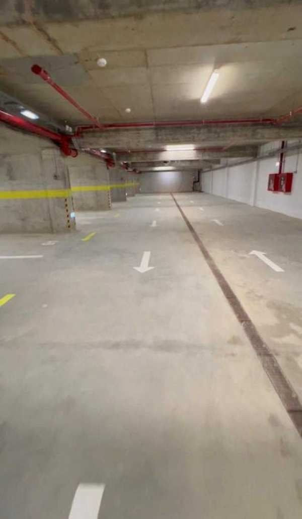 Inchiriez 3 locuri de parcare subterane- zona Aurel Vlaicu- Tatarasi
