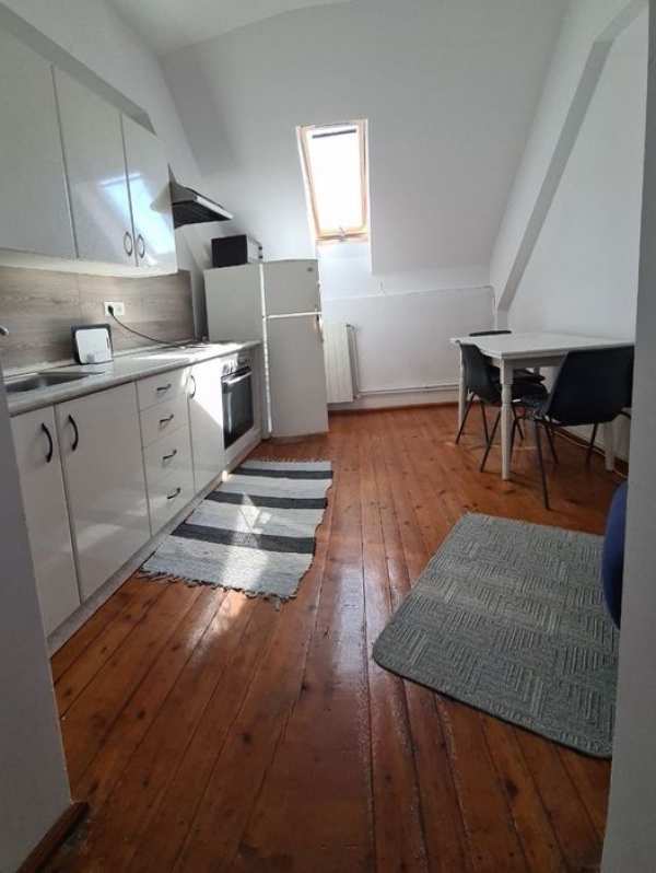 Apartament 2 camere la curte