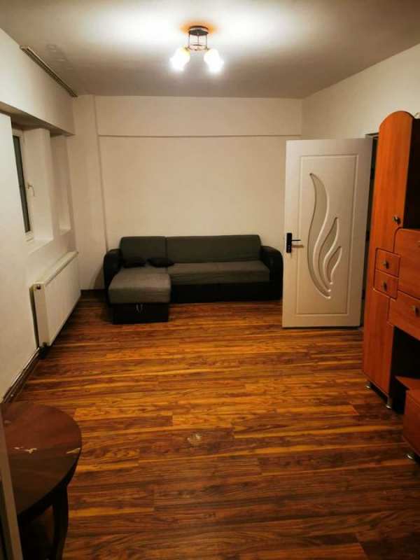 garsoniera de inchiriat