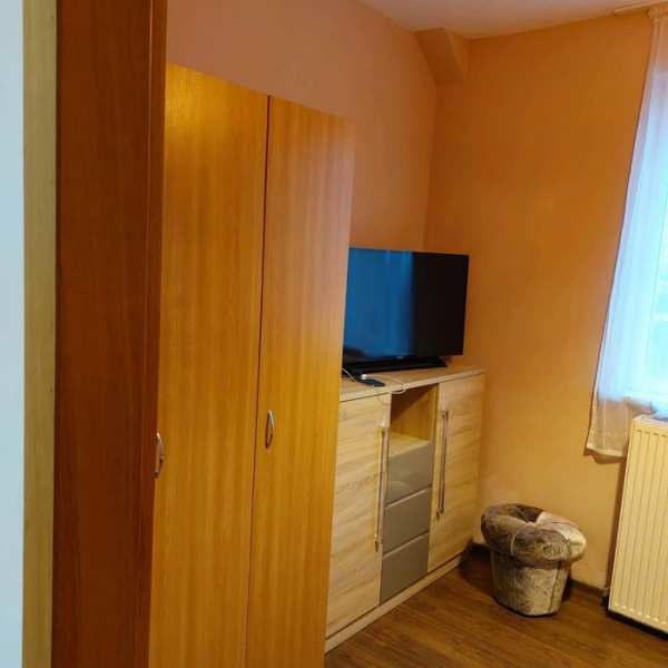 Inchiriez garsoniera