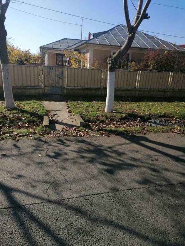 Casă plus Teren zonă stradală