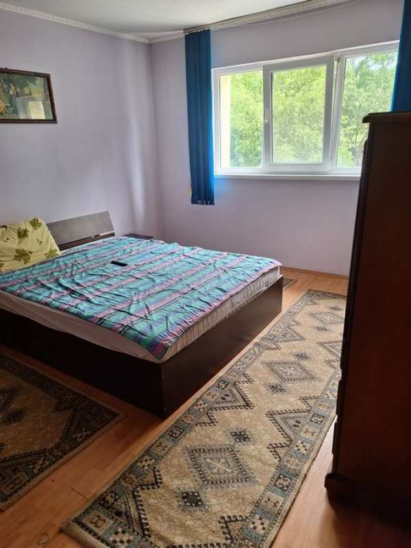 Inchiriez apartament