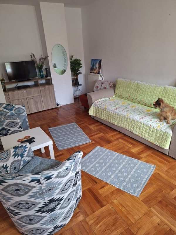 Inchiriez garsoniera Sinaia