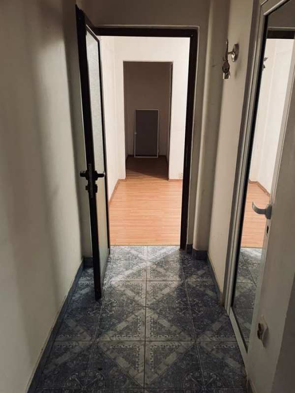 Apartament 4 camere,Etaj 1,Pret 60.000€,Zona Gradina