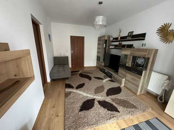 Închiriez apartament/casă 3 camere Sibiu, Trei Stejari (Proprietar)