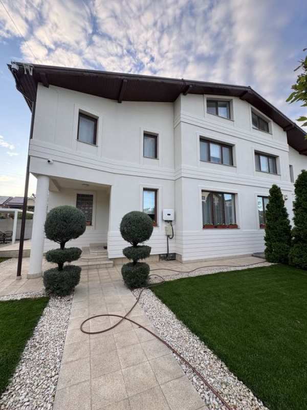 Casa / Vila de inchiriat Garlesti - Drumul Muntenilor