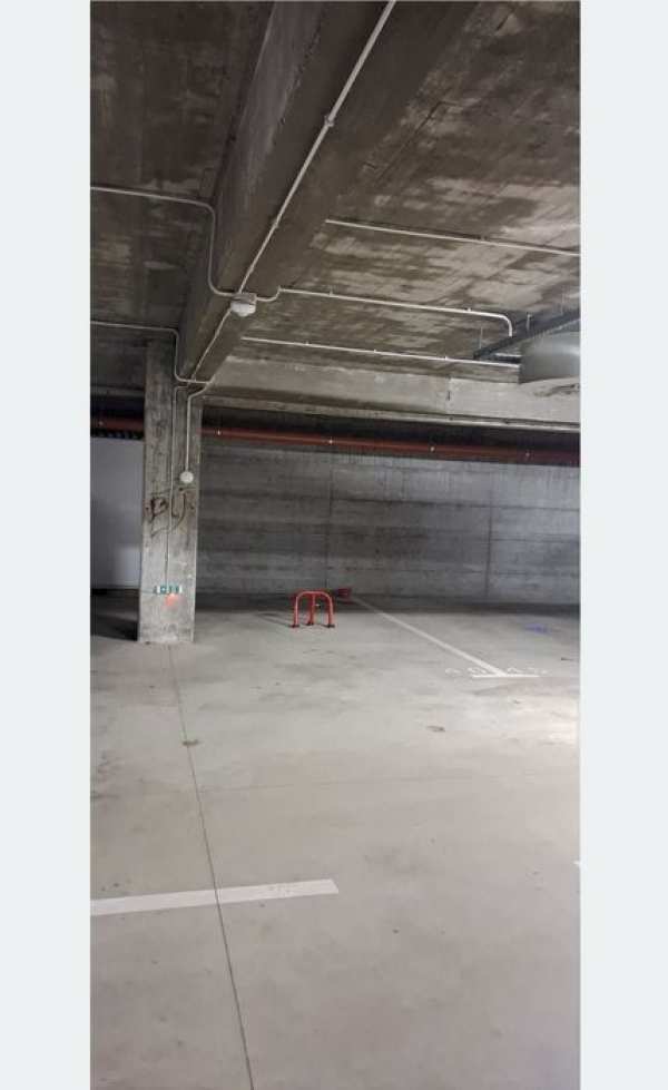 Inchiriez loc de parcare subteran Str Eroilor 378
Str Eroilor 378 . Fl