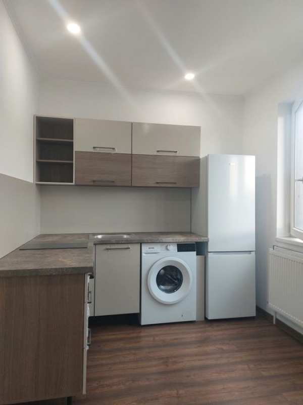 De inchiriat apartament open space 1 camera cu bucatarie si baie NOU