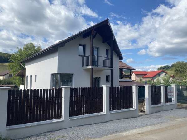 OFERTA! Casa cu etaj in Sancraiu de Mures str Vale