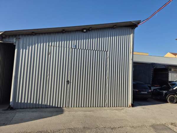 Închiriez garaj zonă centrală str Cuza   Vodă nr.36