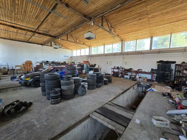 Inchiriez hala 300mp Iasi zona Dancu