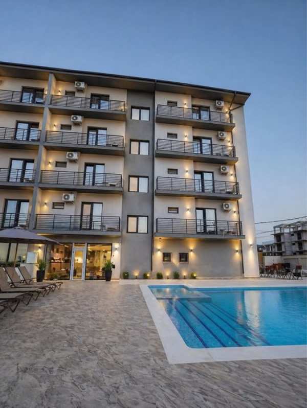 Cazare Mamaia Nord hotel Kharisma Langa alezzi