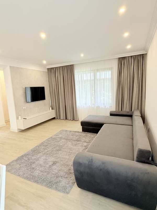 Inchiriez casa otopeni ( prima inchiriere)