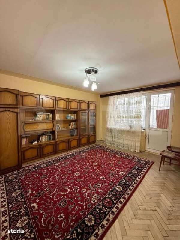Apartament 3 camere, decomandat, Etajul 3