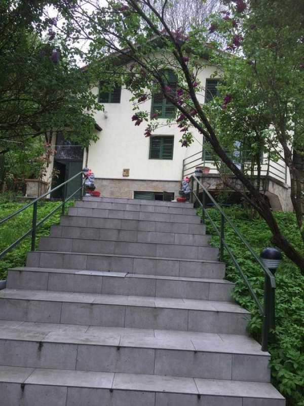 Casa de vacanta de vanzare (Pretabila pensiune) - judetul Prahova