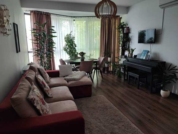 Apartament de inchiriat, 3 camere 90 mp, bloc nou