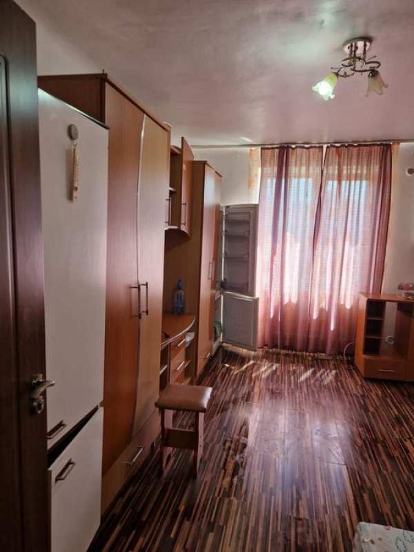 Garsoniera mobilata, Republicii, etaj 1