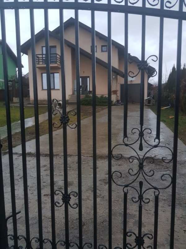 Închiriez casa Valea Adanca