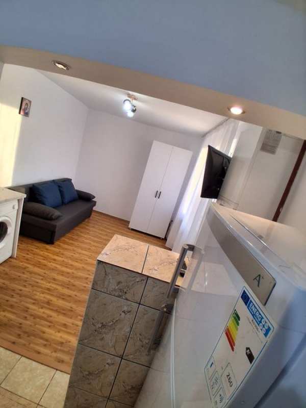 Garsoniera renovată de închiriat 22mp