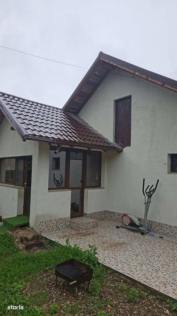 De vanzare casa noua langa Roman,mobilata,utilată,Pret 67000 euro