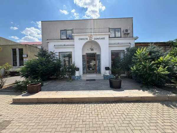 Spațiu Comercial/Showroom de închiriat Aradul Nou - 380 mp + Parcare