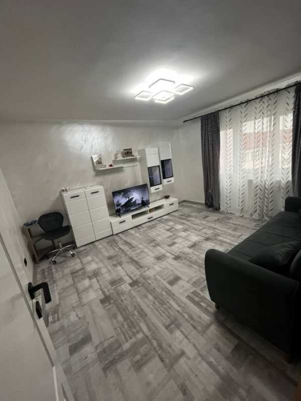 Apartament 2 camere renovat, mobilat și utilat complet decomandat