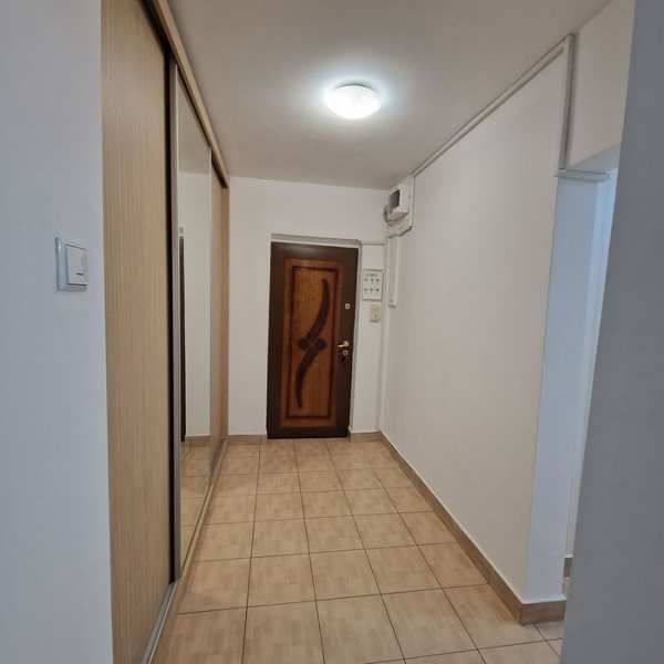Proprietar vând apartament 2 camere 64mp  decomandat sector 3.