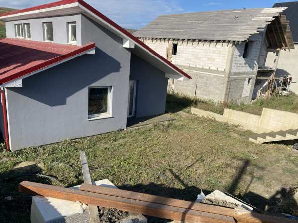 Casa de vanzare campenesti