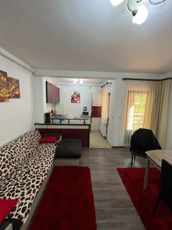 Închiriez apartament nou - Predeal zona Trei Brazi