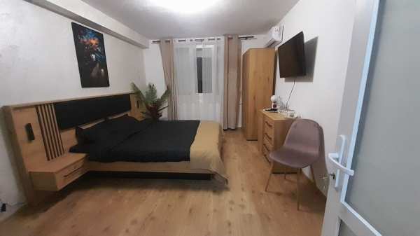 Închiriez garsoniera în țiglina 1