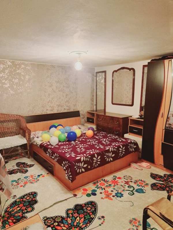 Inchiriez casa cu 2 camere zona Pacii-Militari 1000 lei/luna