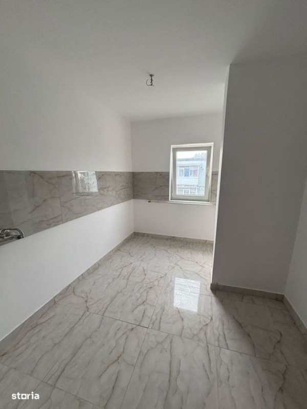 De vanzare 2 camere,2 balcoane,zona Roman Voda,Pret 46500 euro