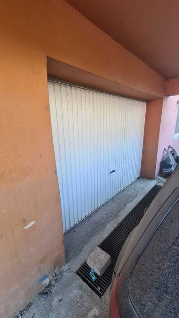 Garaj 20 mp  Str Teilor