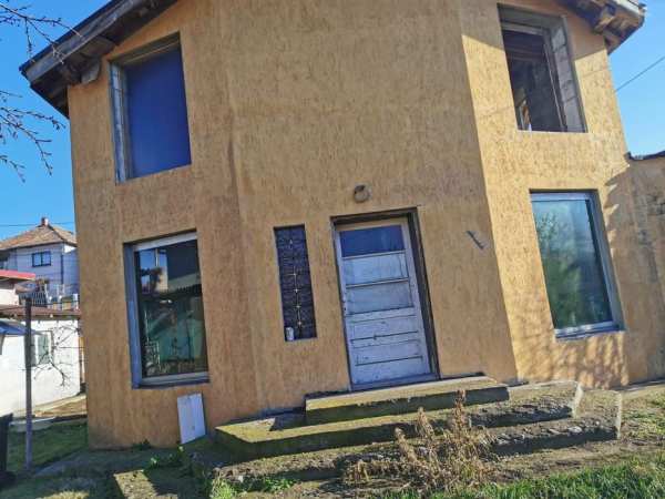 Oportunitate! ! 2 case!!