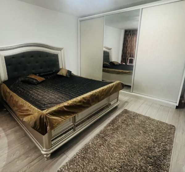 Vand apartament cu doua camere Slatina