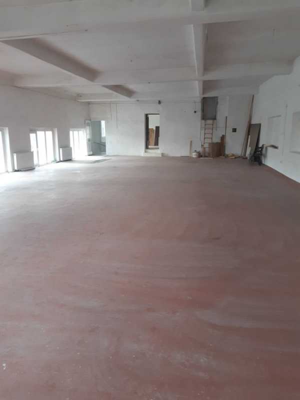 Spatiu in hala zona  Castel