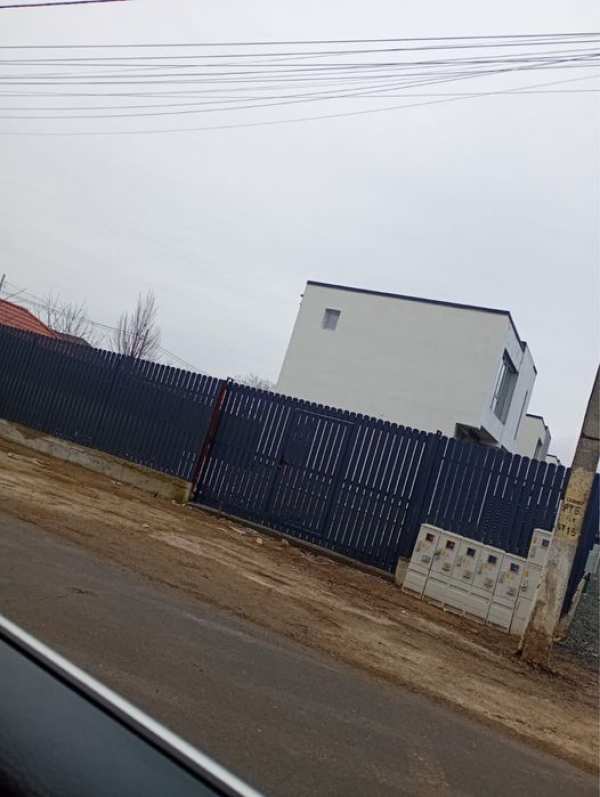 Vand casa cu etaj  Vanatori