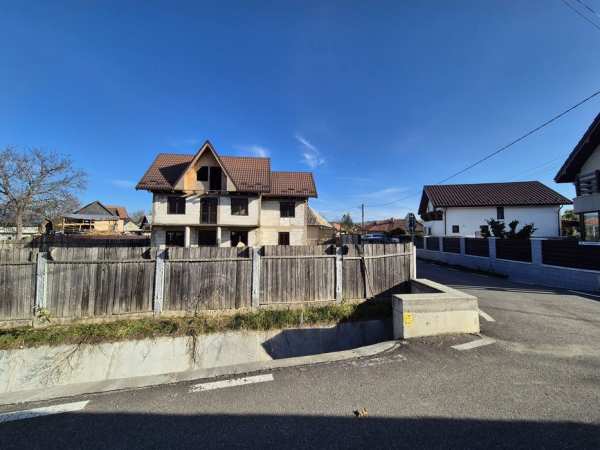 Casa de Vanzare P+1+M