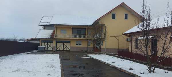 Casă  de vânzare
