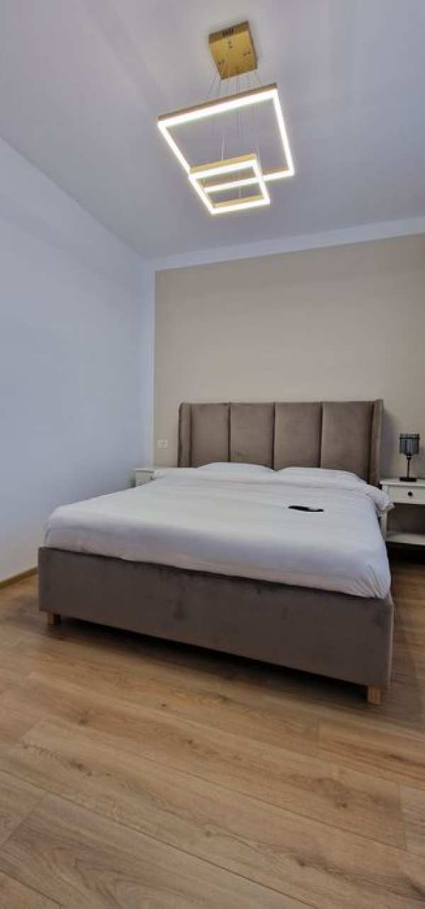 Apartament de închiriat.