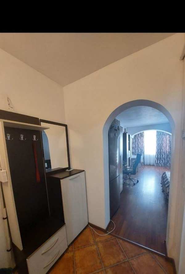 Persoana fizica inchiriez garsoniera