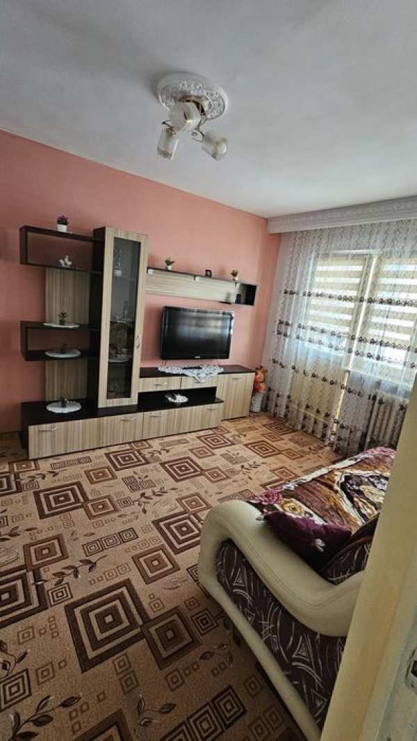 Inchiriez apartament 2 camere trivale