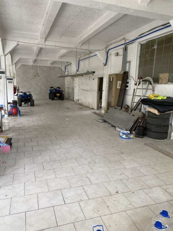 Inchiriez depozit,productie sau service auto 200 m2